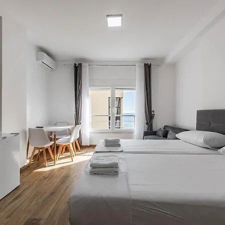 Apartment Sea & Waterfront By Pikhost Durres