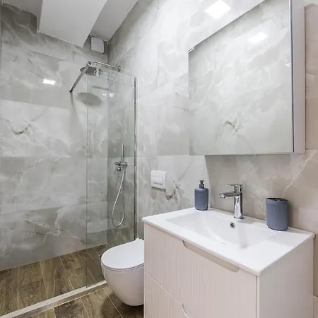 Apartment Sea & Waterfront By Pikhost Durres