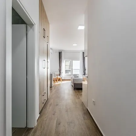 Apartment Sea & Waterfront By Pikhost